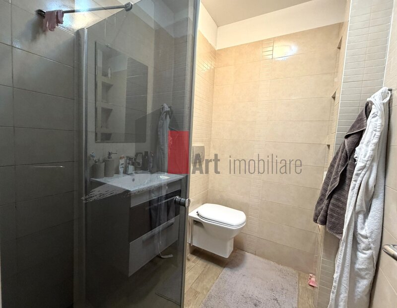 Apartament 4 camere zona Aparatorii Patriei\Berceni