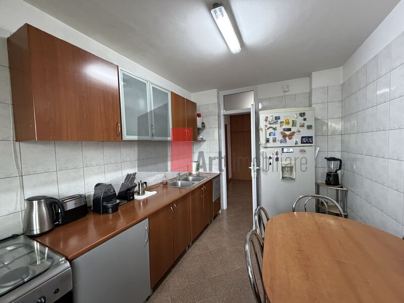 Apartament 4 camere zona Aparatorii Patriei\Berceni